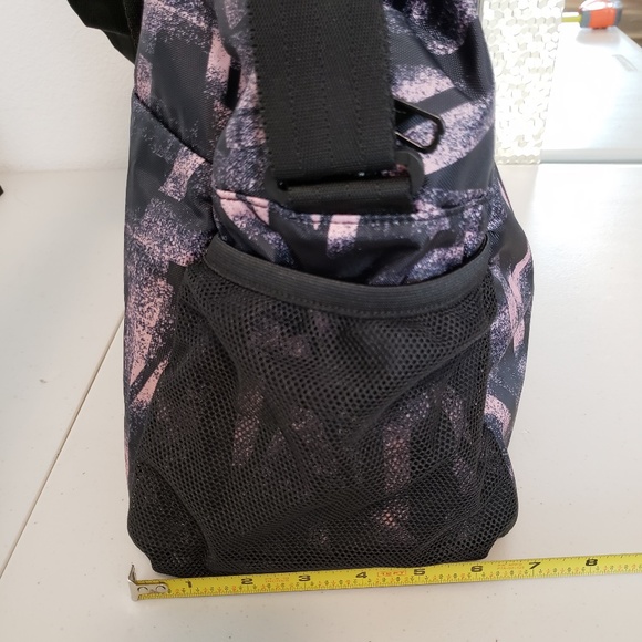 PUMA LIGHT TRAVEL/GYM BAG - Picture 7 of 7